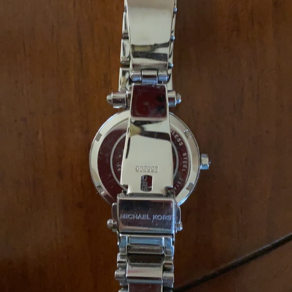 Michael Kors Parker Watch - Picture 2 of 5